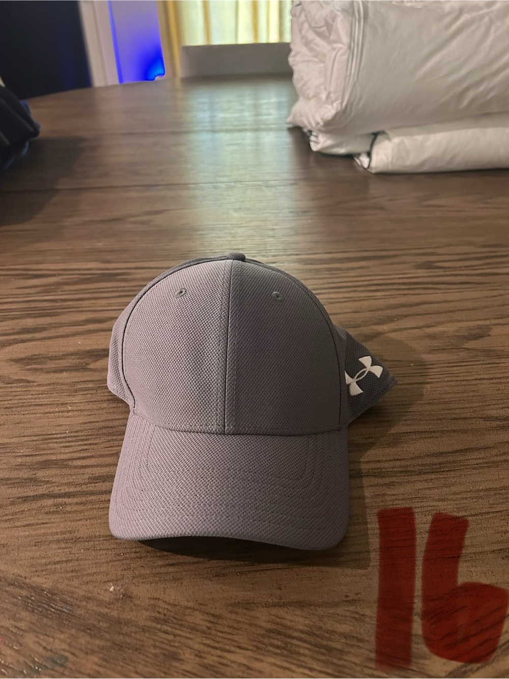 Under Armour Men's Light Gray Performance Baseball Hat